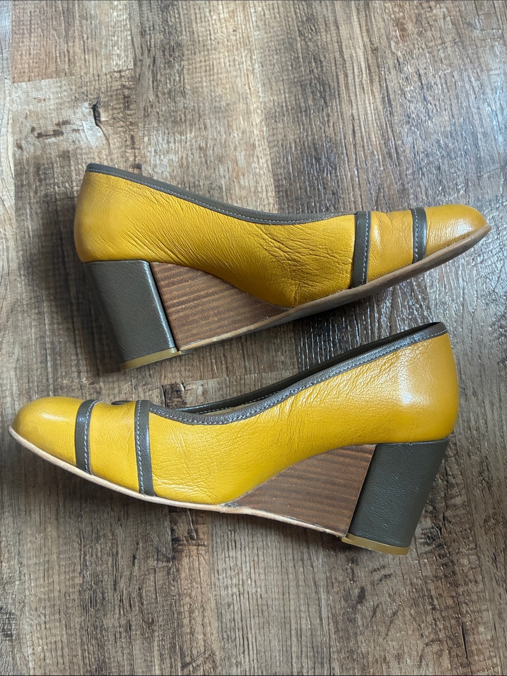 Fly London “Fly Girl” Woman’s Yellow Leather Shoes with Contrast Trim - Picture 3 of 11